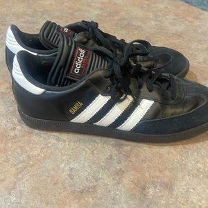 Men’s size 10 Sambas